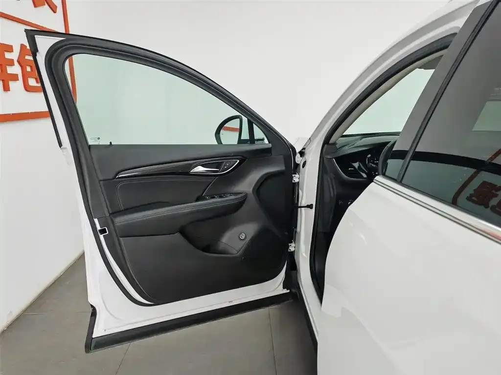 Buick Envision Plus — фото 4