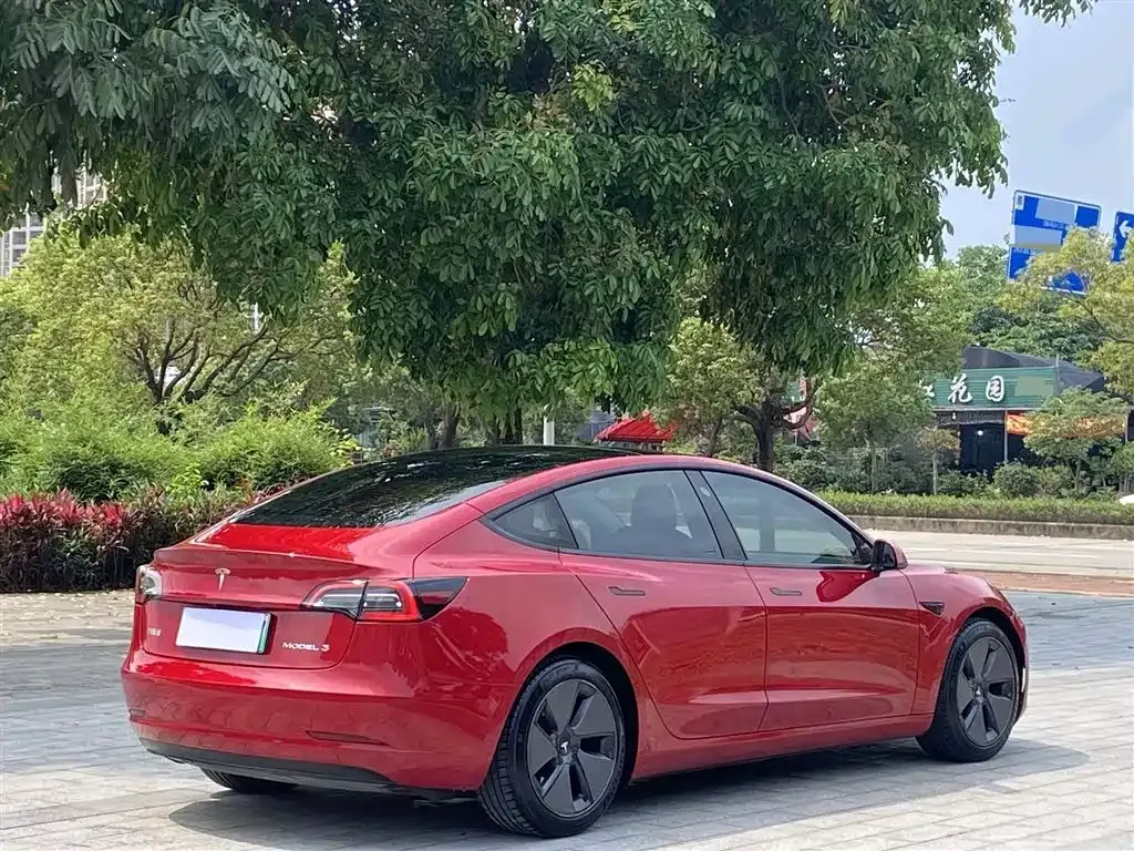 Tesla Model 3 — фото 6