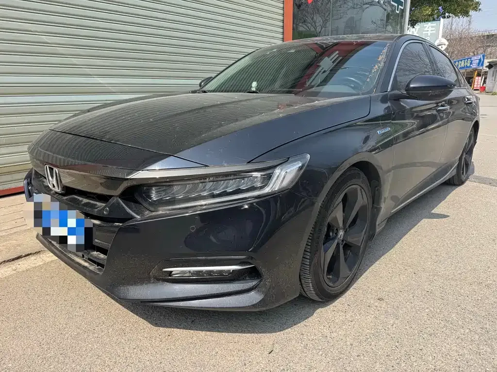 Honda Accord — фото 1