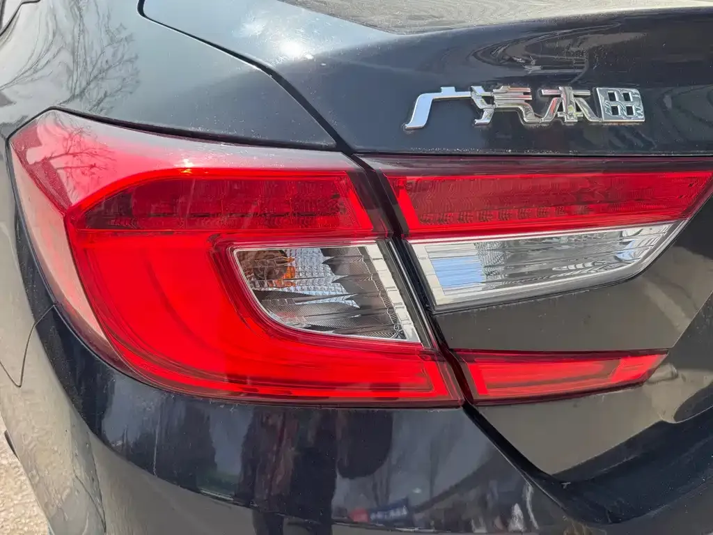 Honda Accord — фото 4