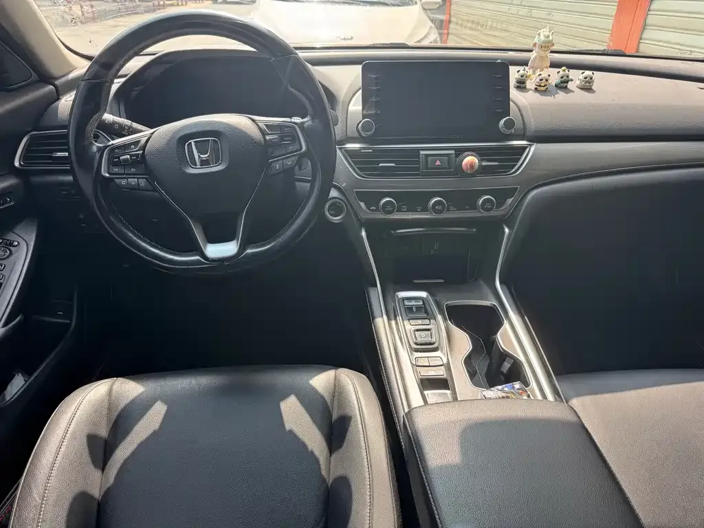 Honda Accord — фото 9