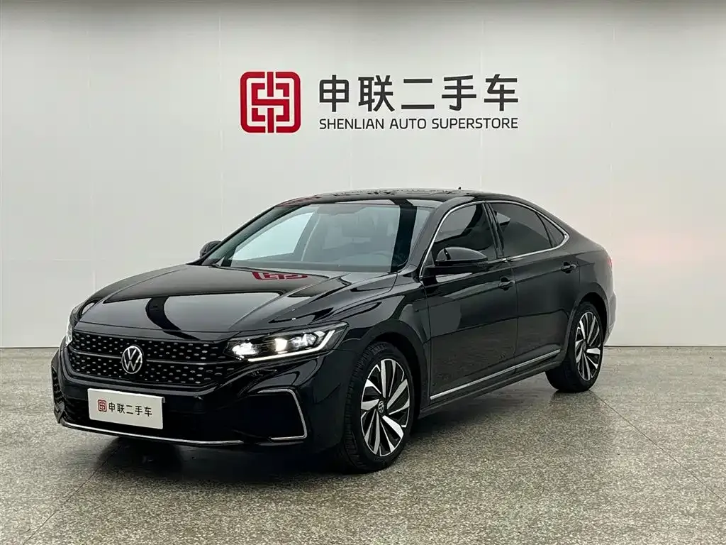 Volkswagen Passat — фото 1