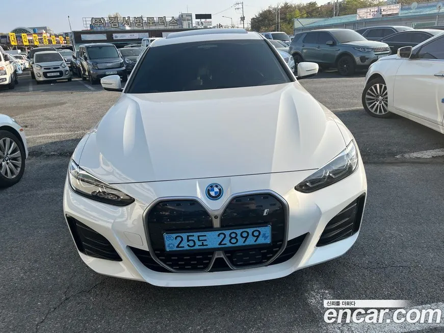 BMW i4 2022 из KR, фото 5