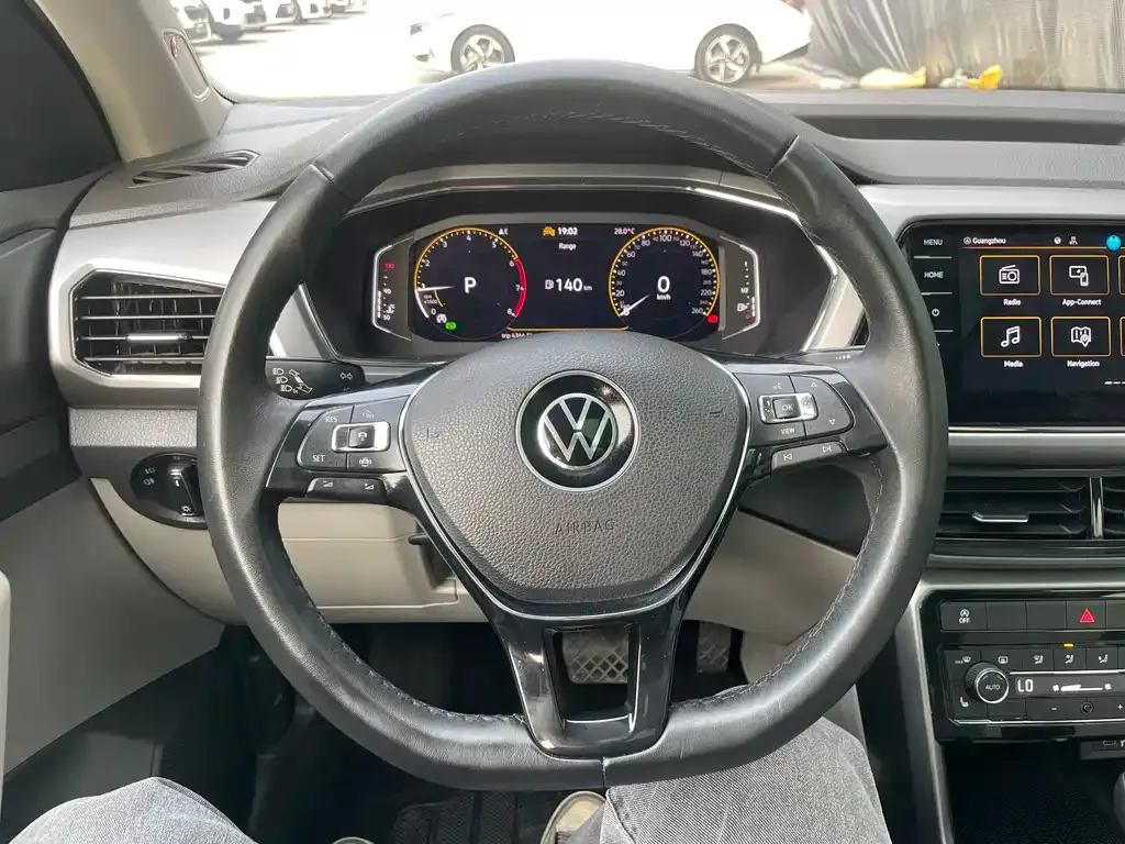 Volkswagen T-Cross — фото 4