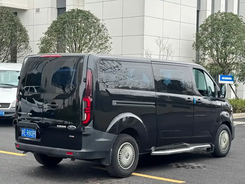 Ford Transit 2023 из CN, фото 9