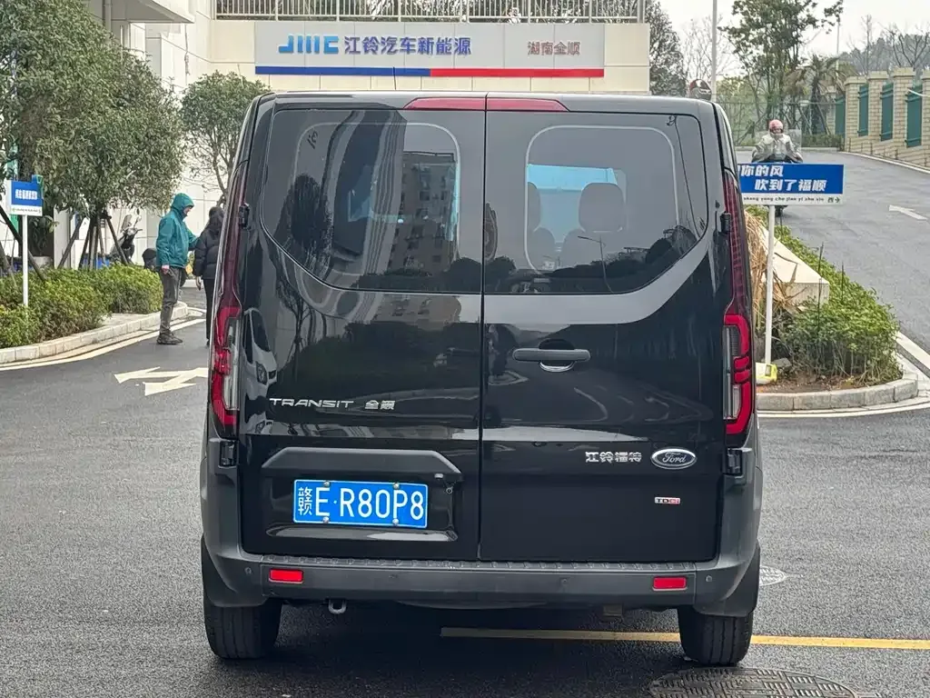 Ford Transit 2023 из CN, фото 10