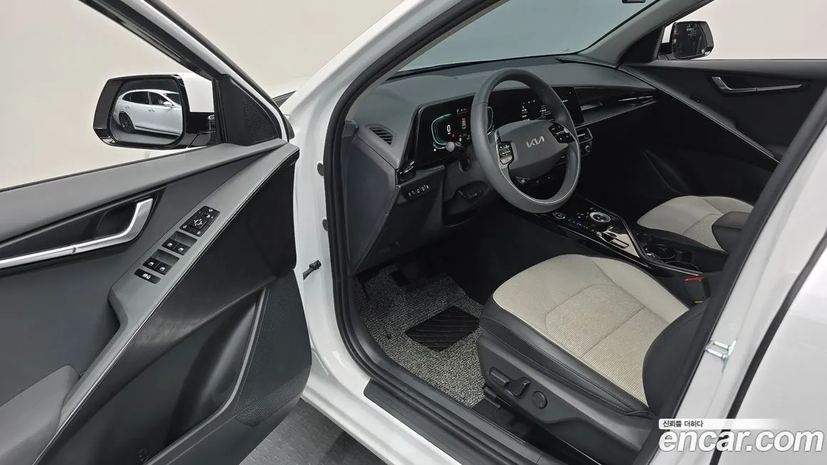 Kia Niro — фото 10