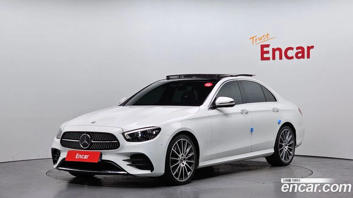 Mercedes-Benz E-Class — фото 1