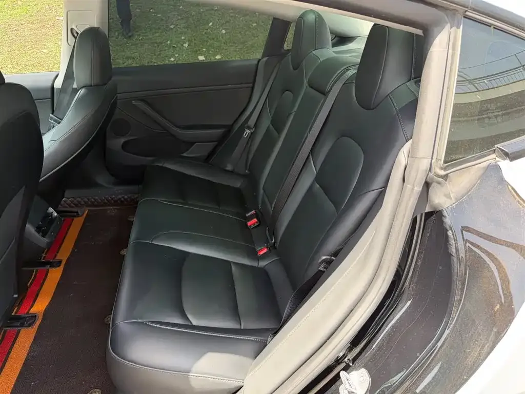 Tesla Model 3 — фото 2