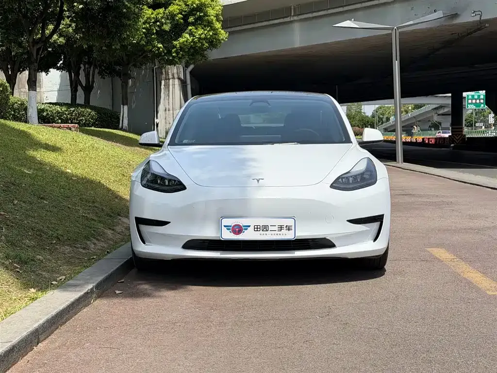 Tesla Model 3 — фото 7