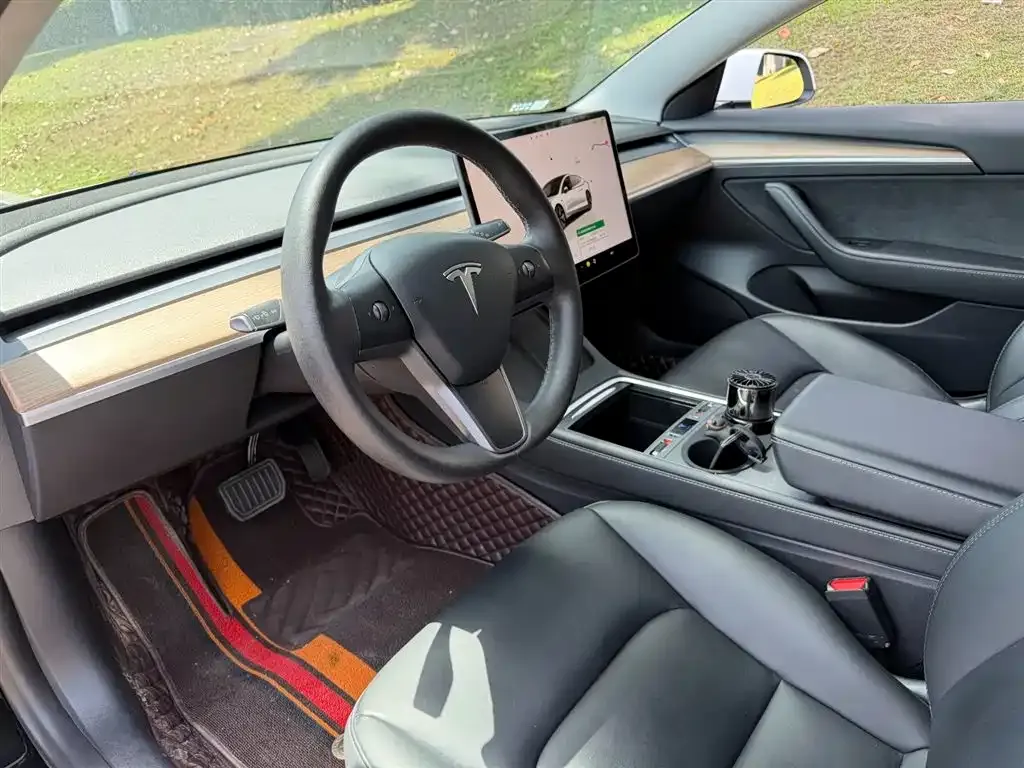 Tesla Model 3 — фото 6