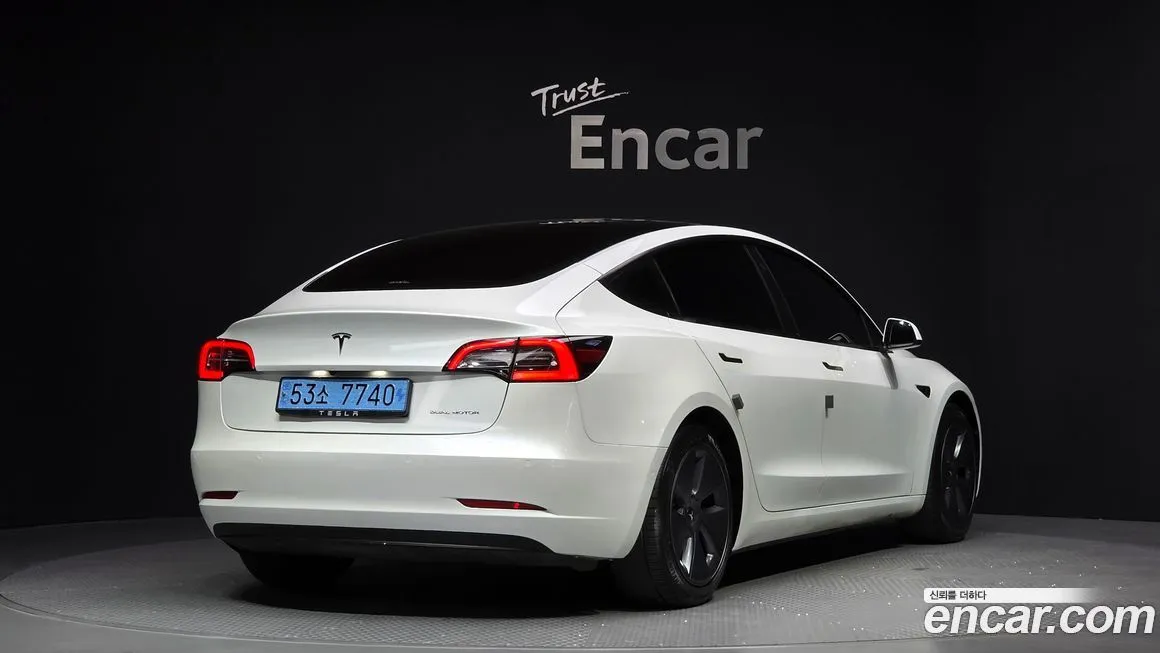 Tesla Model 3 — фото 2