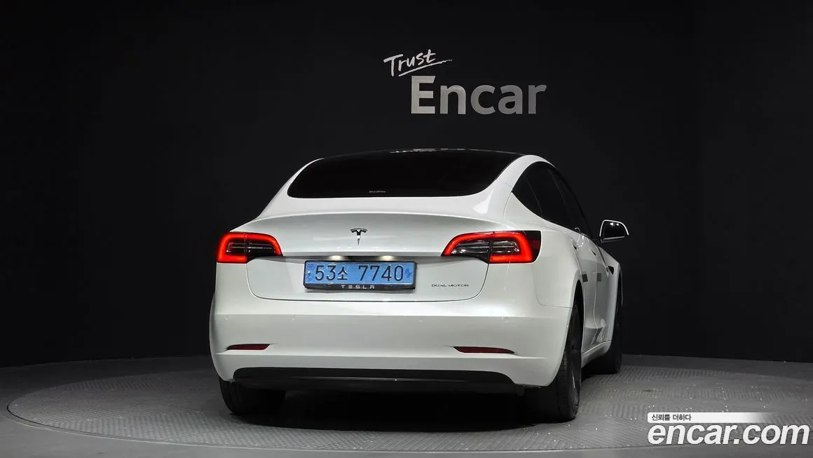 Tesla Model 3 — фото 3