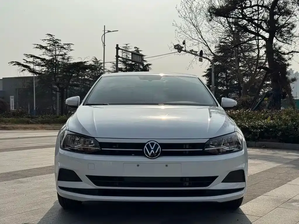 Volkswagen Polo — фото 6