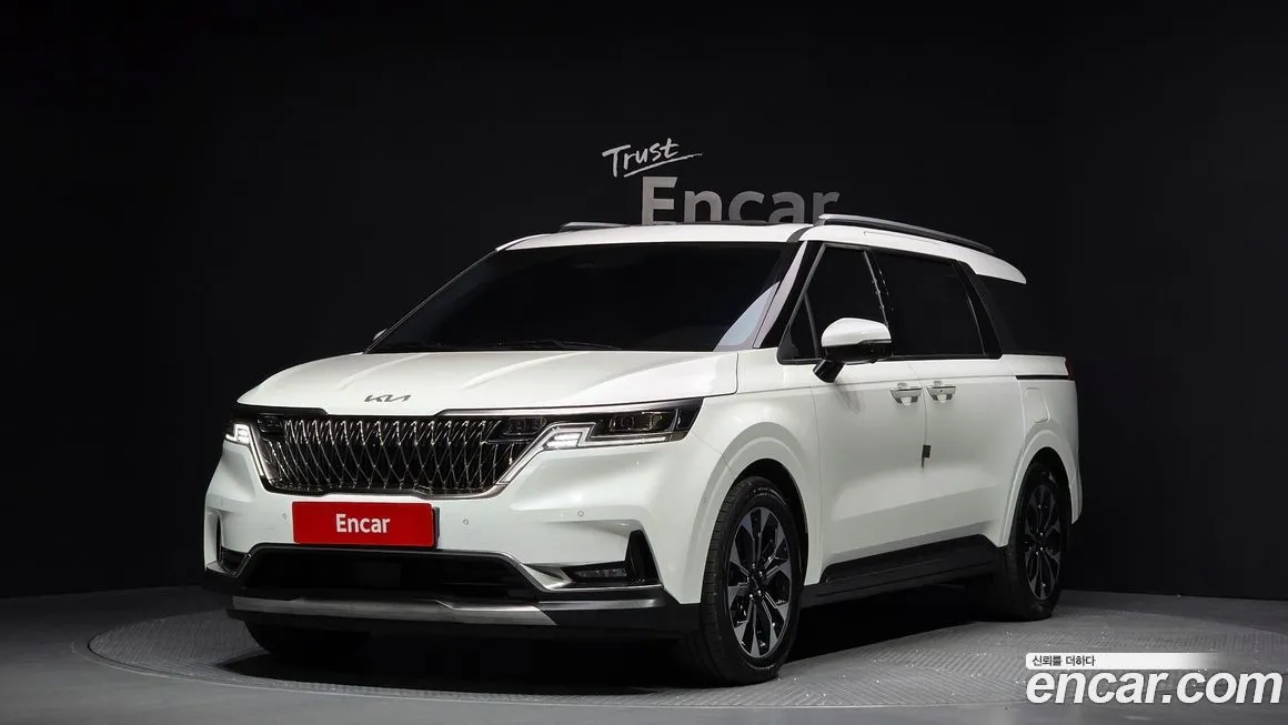 Kia Carnival — фото 1