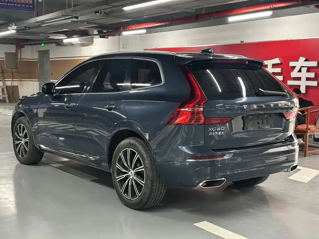 Volvo XC60 — фото 7
