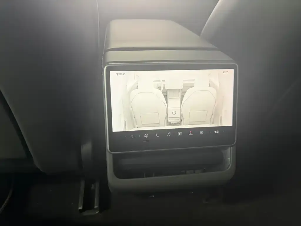 Tesla Model 3 — фото 2