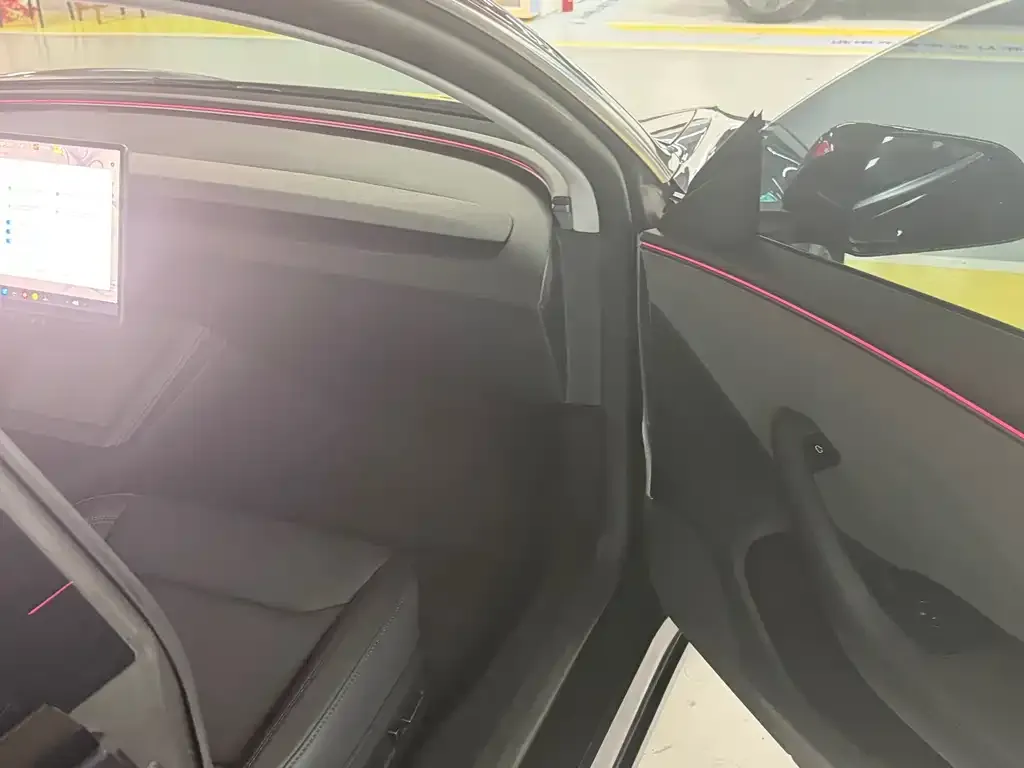 Tesla Model 3 — фото 4