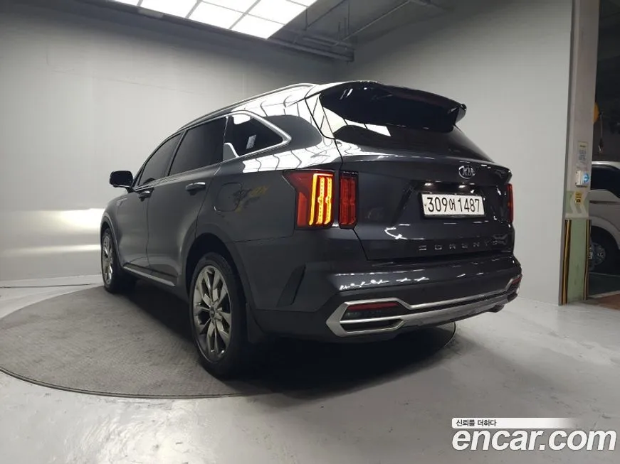 Kia Sorento — фото 6
