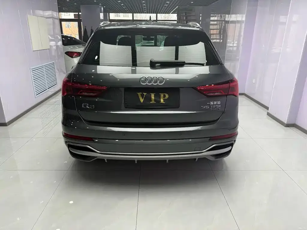 Audi Q3 — фото 10