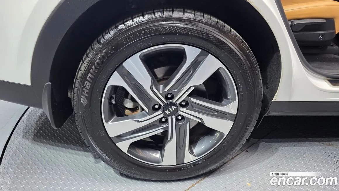 Kia Sorento — фото 8