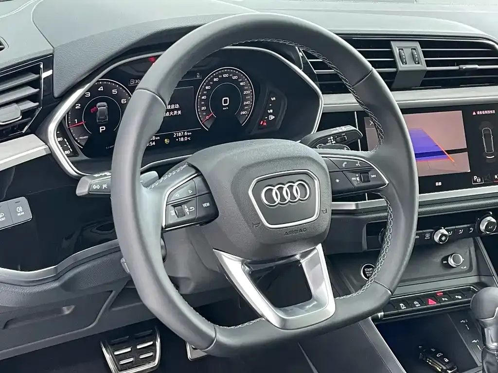Audi Q3 — фото 9
