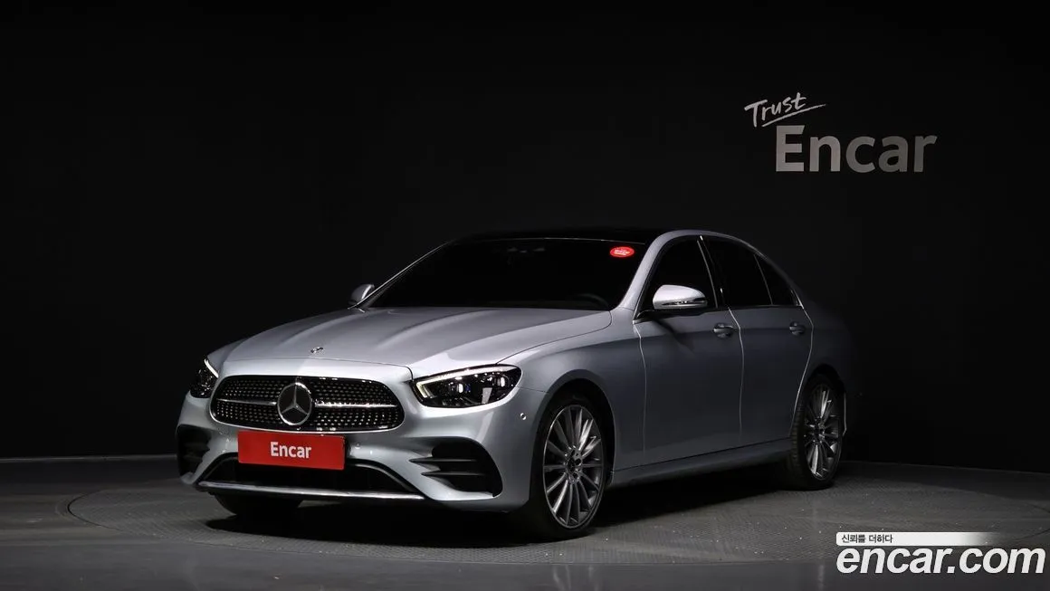 Mercedes-Benz E-Class — фото 1
