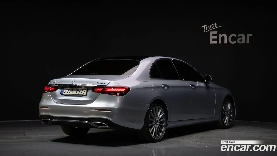 Mercedes-Benz E-Class — фото 3