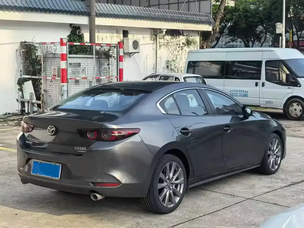 Mazda 3 Axela — фото 6
