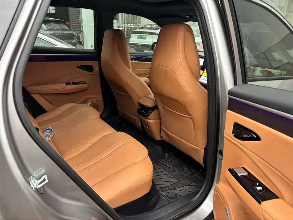 Geely Galaxy L7 — фото 7