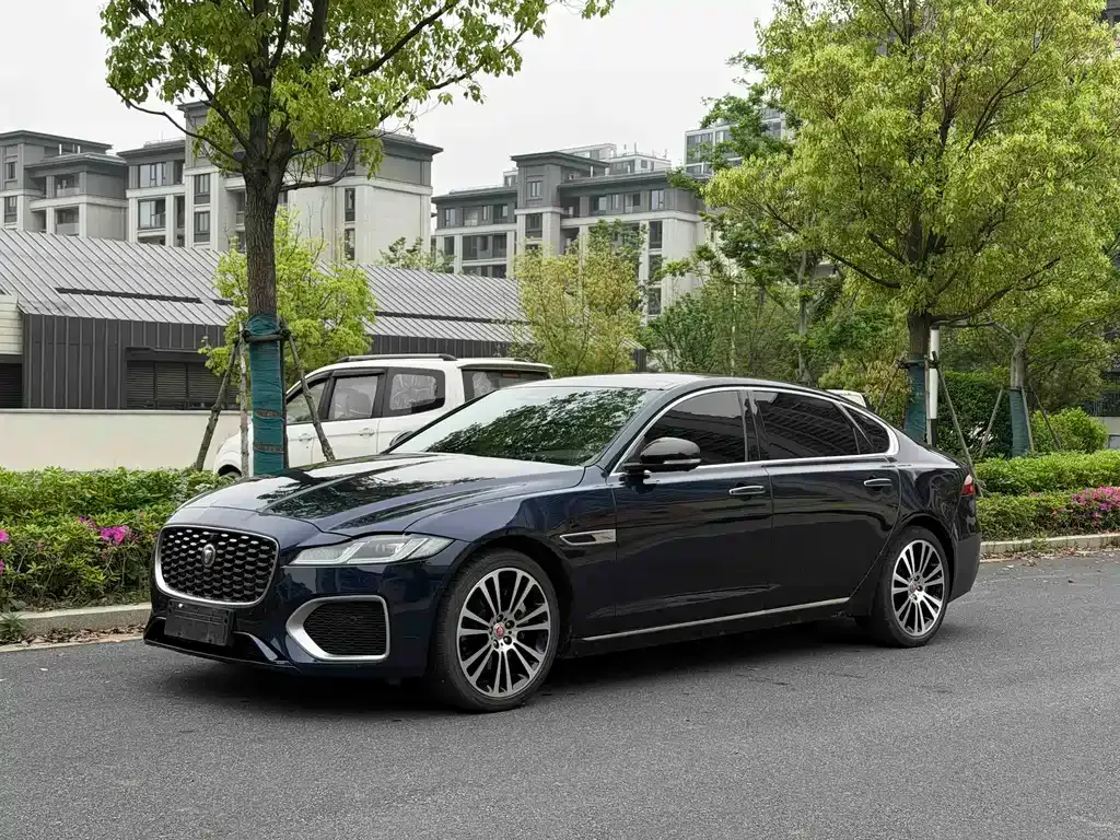 Jaguar XFL — фото 1