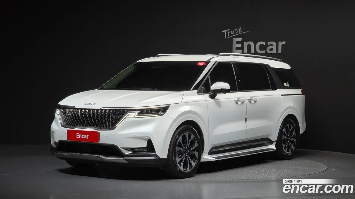 Kia Carnival — фото 1