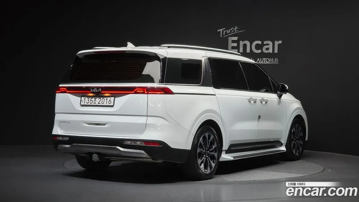 Kia Carnival — фото 5