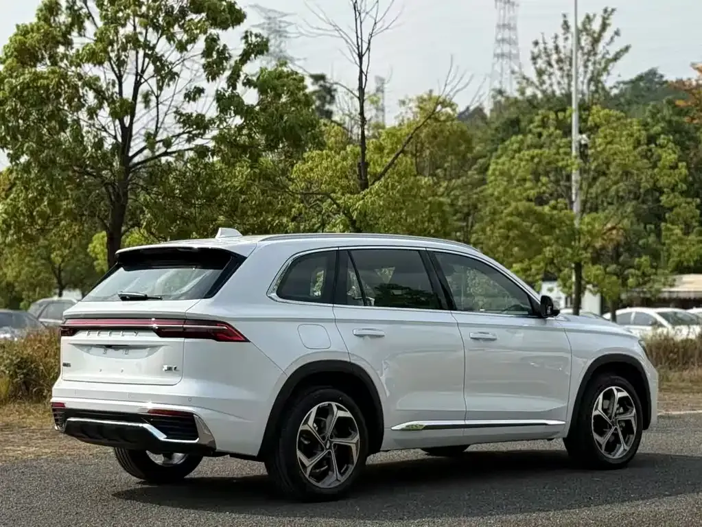 Geely Xingyue L — фото 10