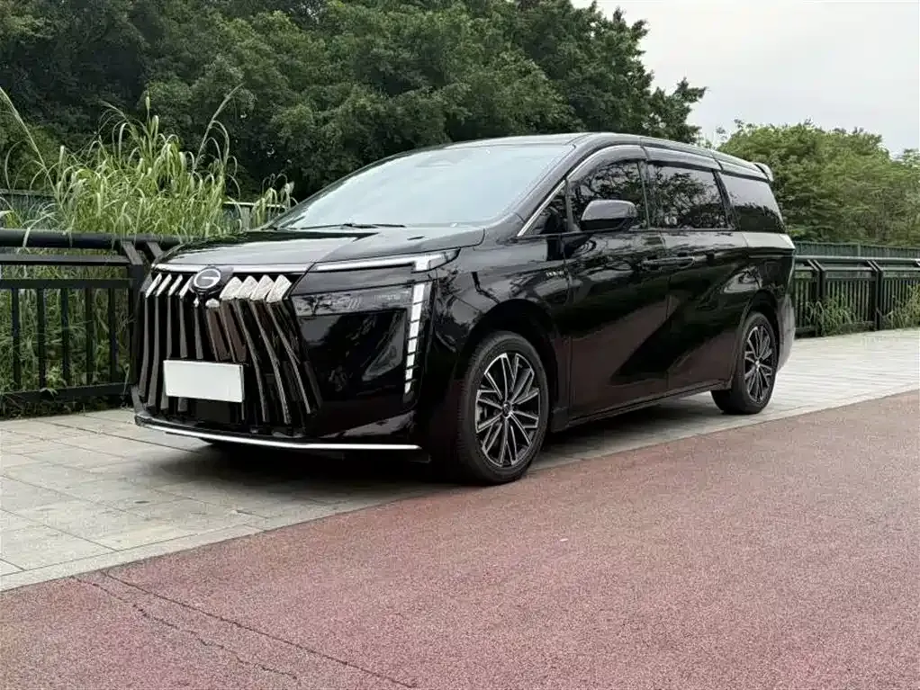 GAC Motor E8 Hybrid — фото 1