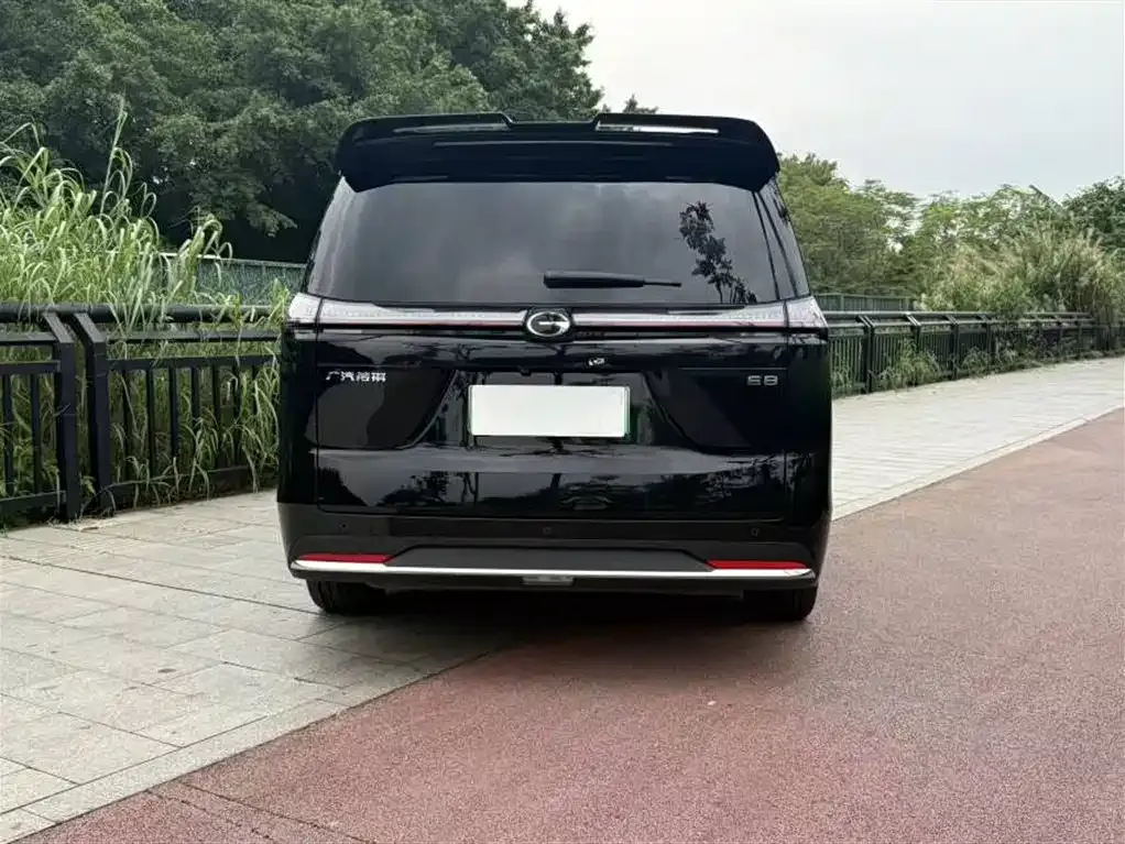 GAC Motor E8 Hybrid — фото 7