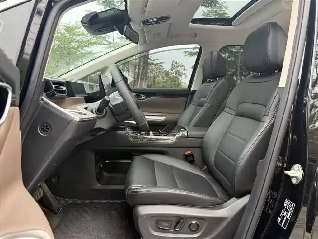 GAC Motor E8 Hybrid — фото 8