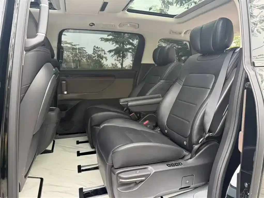 GAC Motor E8 Hybrid — фото 4