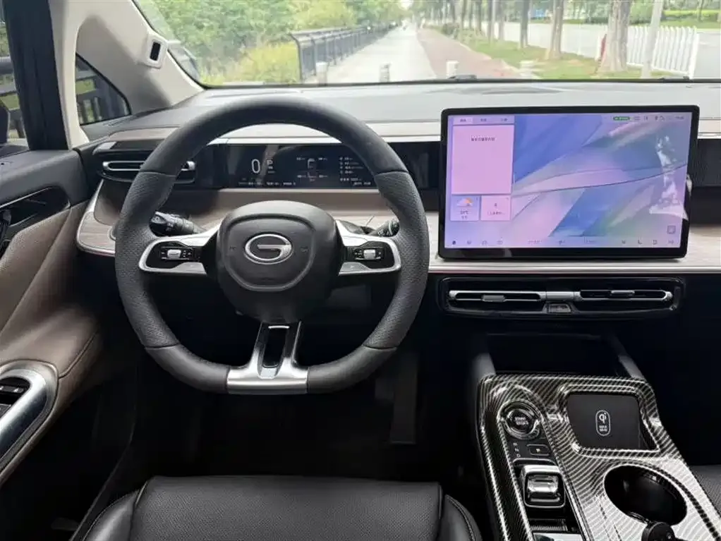 GAC Motor E8 Hybrid — фото 2