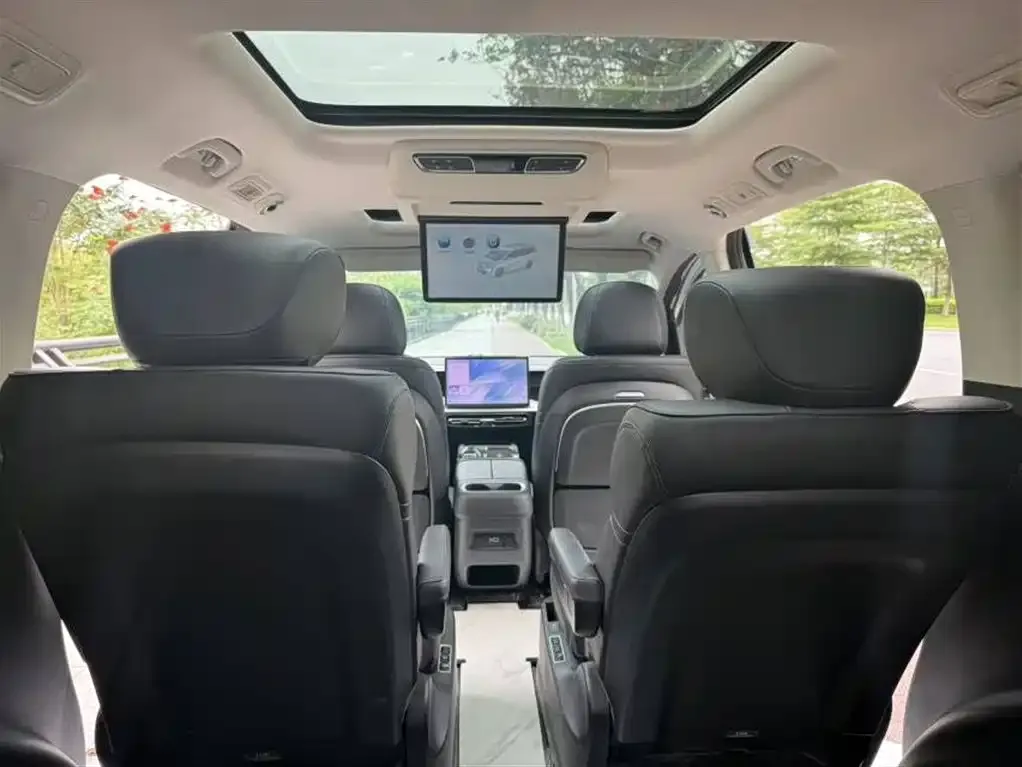 GAC Motor E8 Hybrid — фото 9