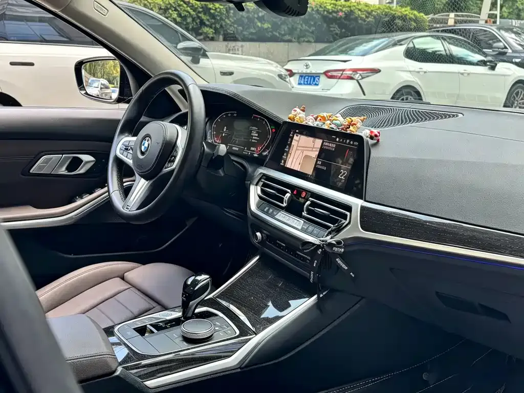 BMW 3 Series 2021 из CN, фото 3