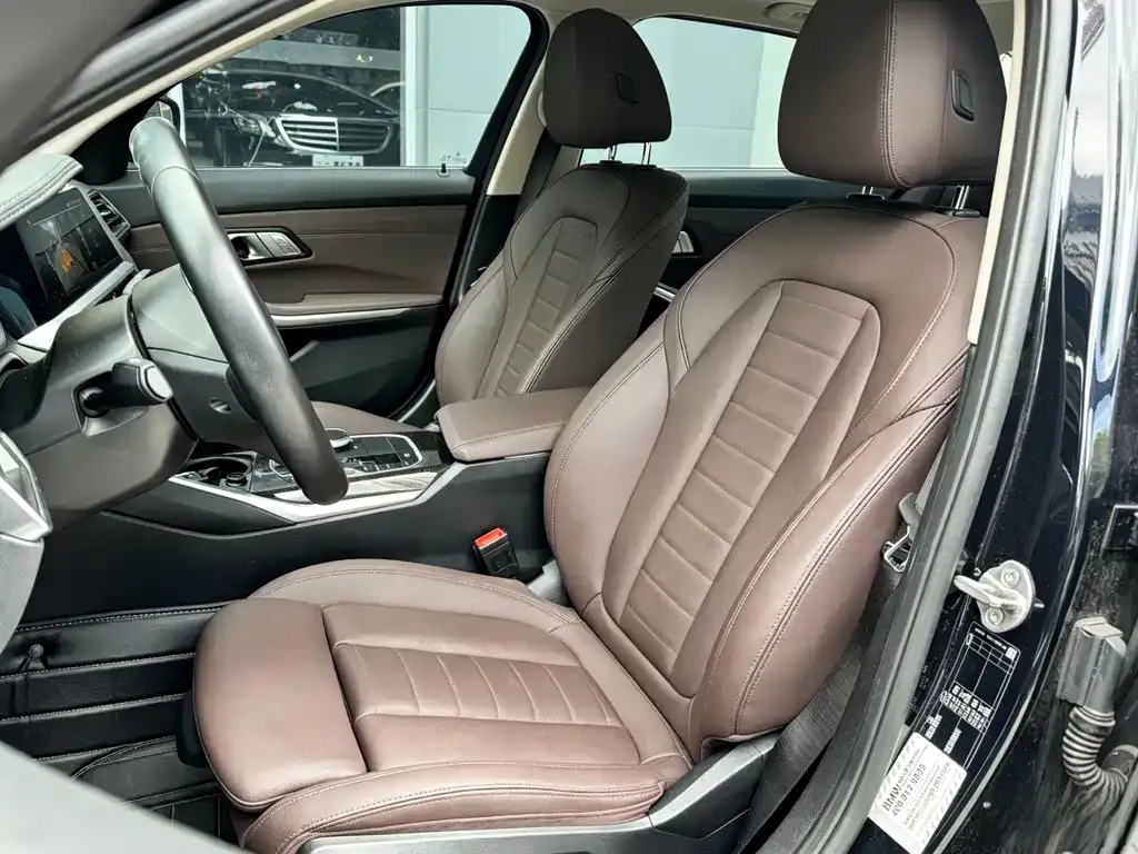 BMW 3 Series 2021 из CN, фото 6