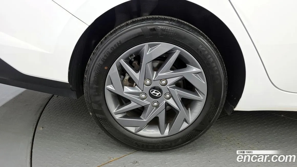 Hyundai AVANTE — фото 9