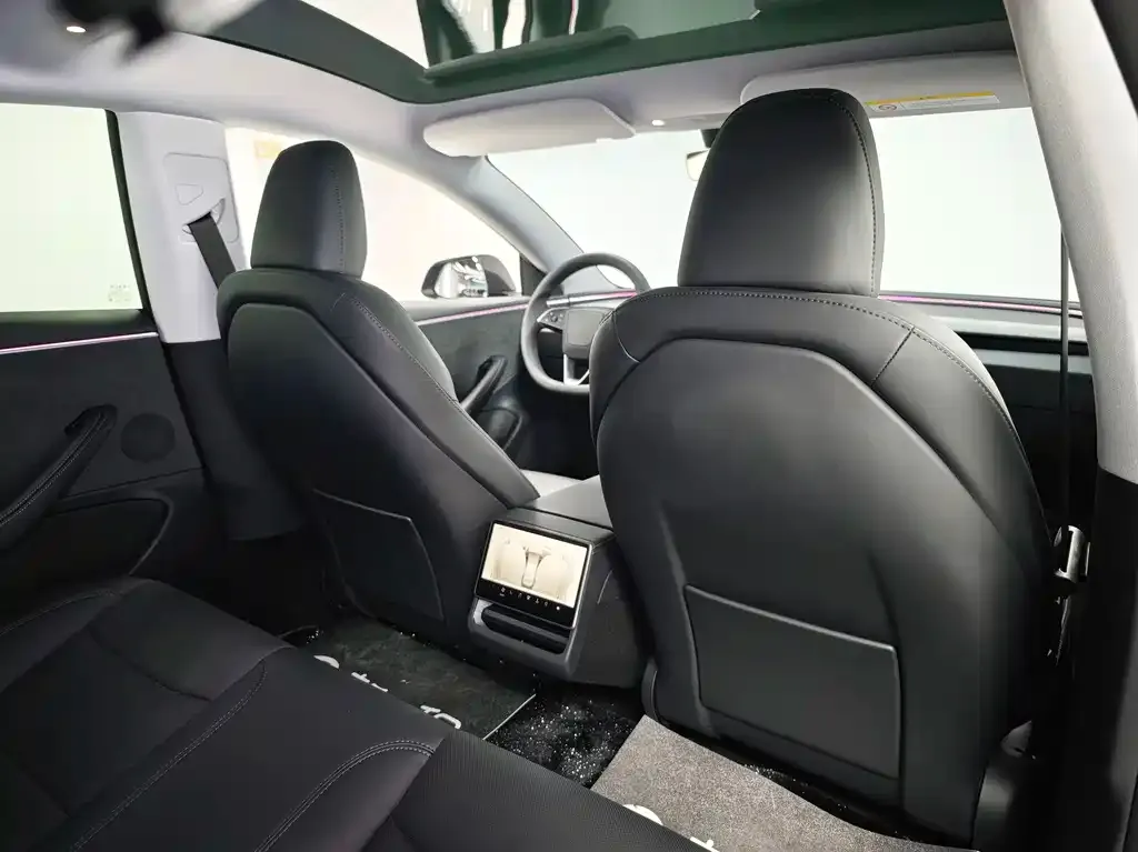 Tesla Model 3 — фото 10