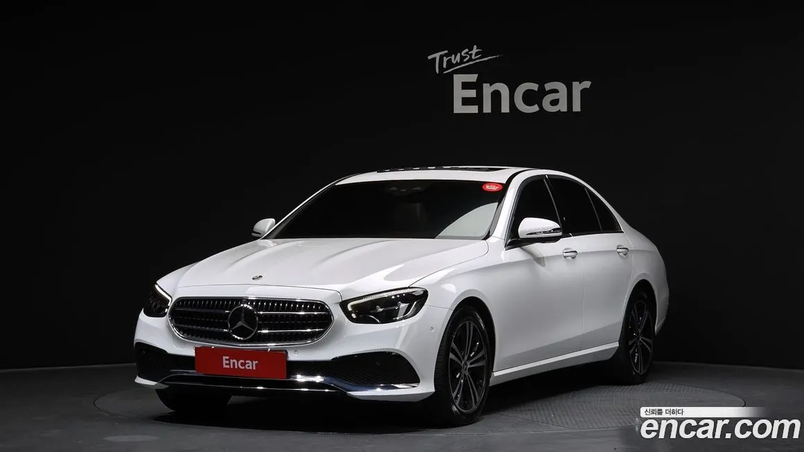 Mercedes-Benz E-Class — фото 1