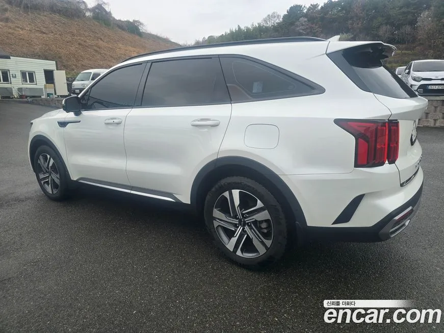 Kia Sorento — фото 8