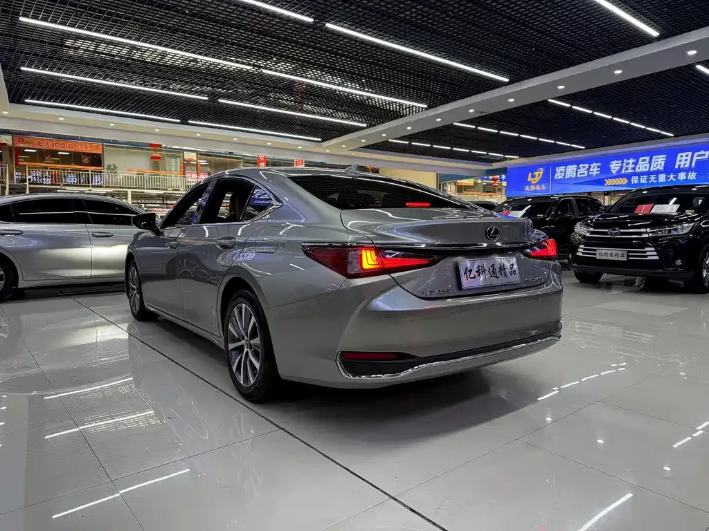 Lexus ES — фото 3