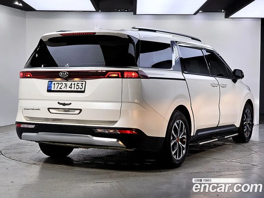 Kia Carnival — фото 5