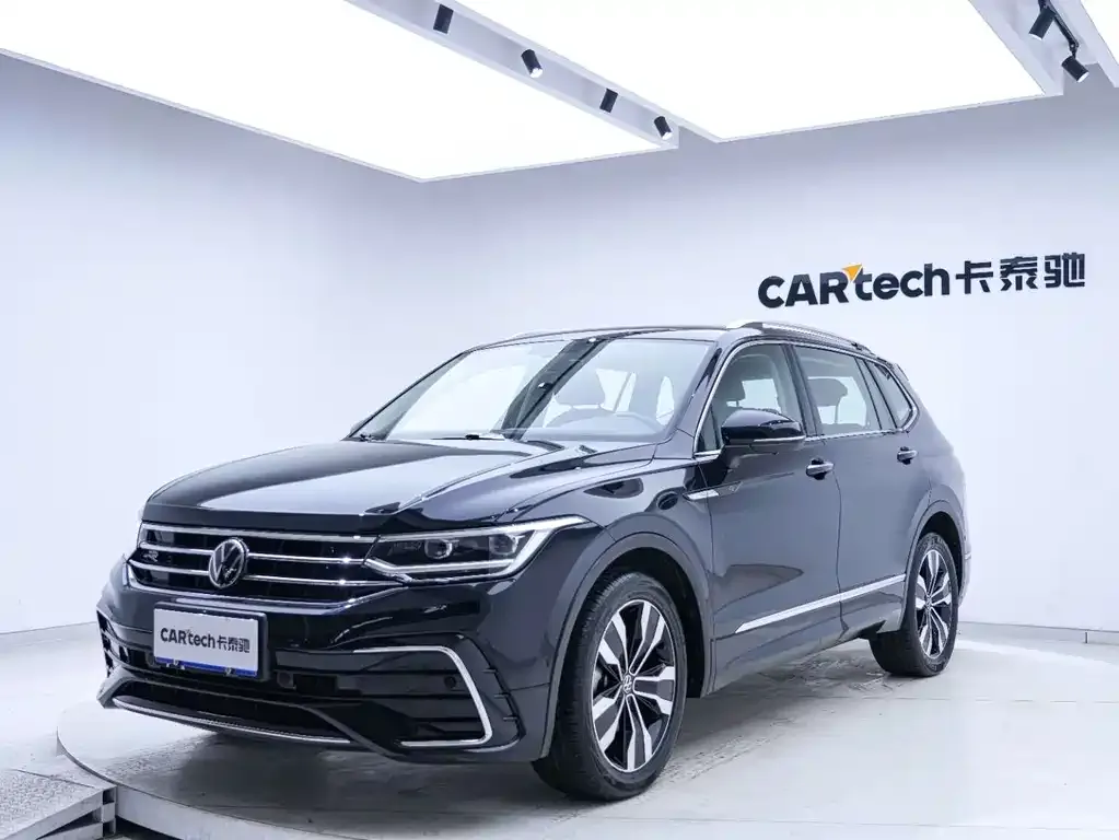 Volkswagen Tiguan L — фото 10