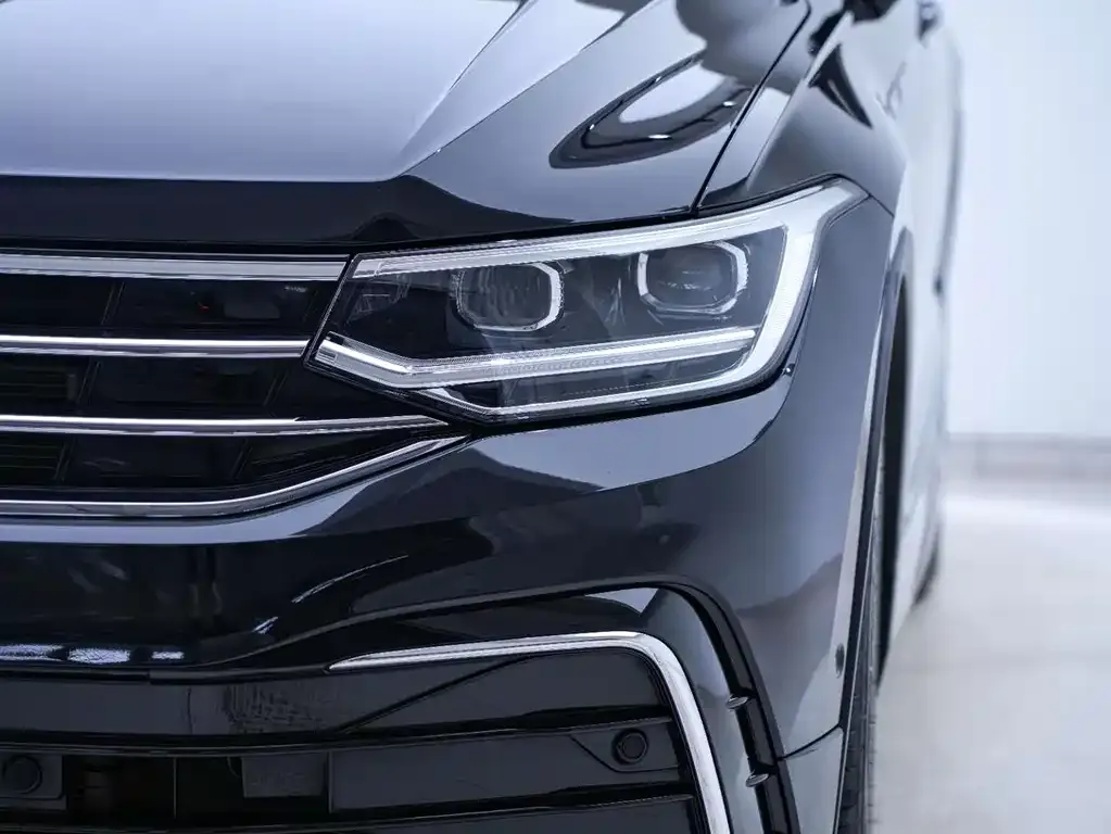 Volkswagen Tiguan L — фото 4